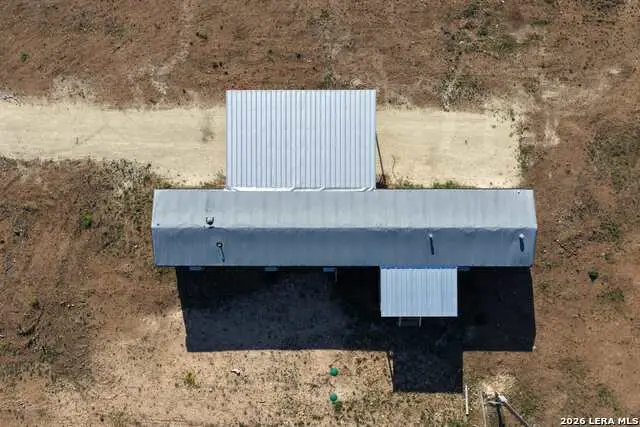 2811 County Road 467, Devine, TX 78016 - #2