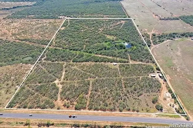 15655 Highway 140, Charlotte, TX 78011 - #1