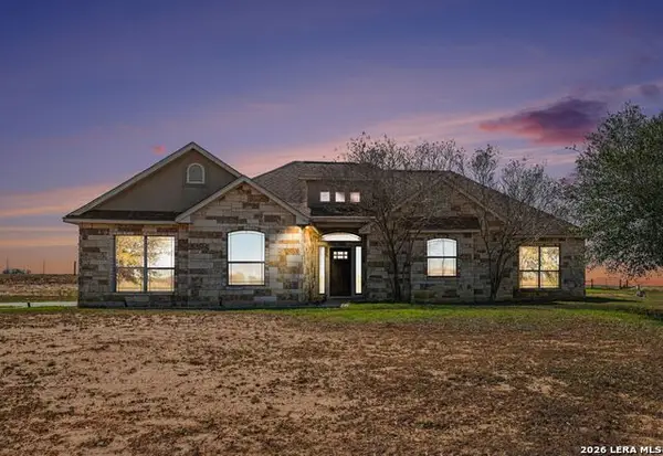 3270 County Road 405, Floresville, TX 78114