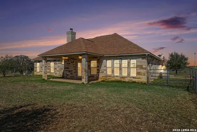 3270 County Road 405, Floresville, TX 78114 - #2