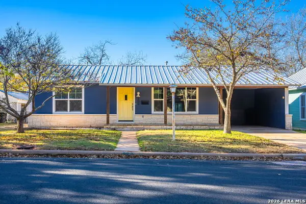309 W College Street, Fredericksburg, TX 78624