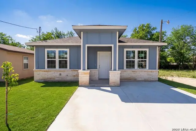 717 Avenue C, Seguin, TX 78155 - #2