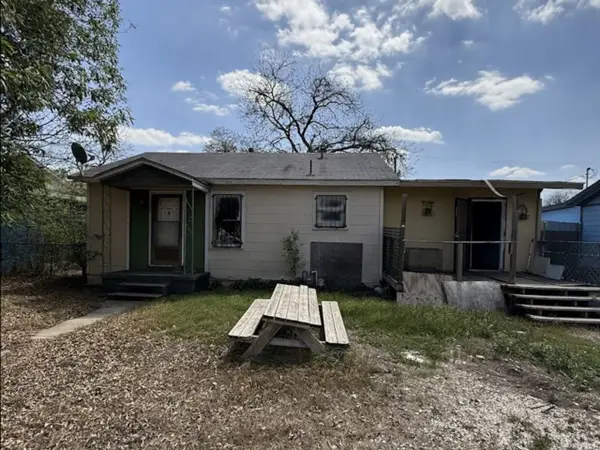 106 Wichita Ct, San Antonio, TX 78225