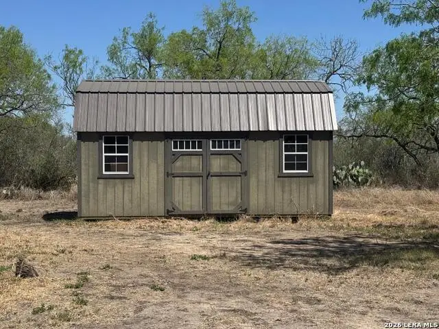 435 North Trail, Pleasanton, TX 78064 - #2