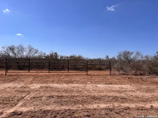 00 Cr 103, San Diego, TX 78384