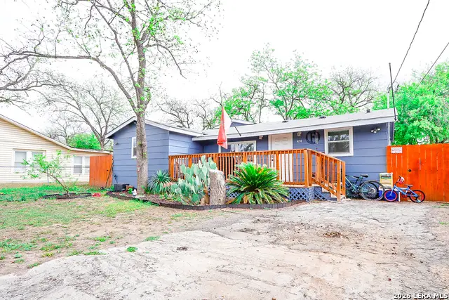 410 N Crisp, Uvalde, TX 78801 - #2