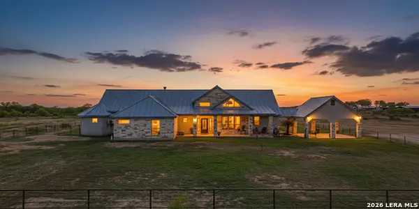 946 County Road 361, La Vernia, TX 78121