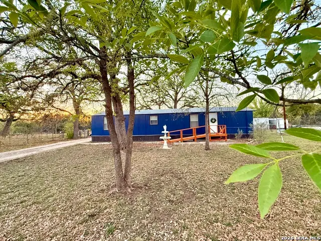 721 Oak Dr, Bandera, TX 78003 - #2
