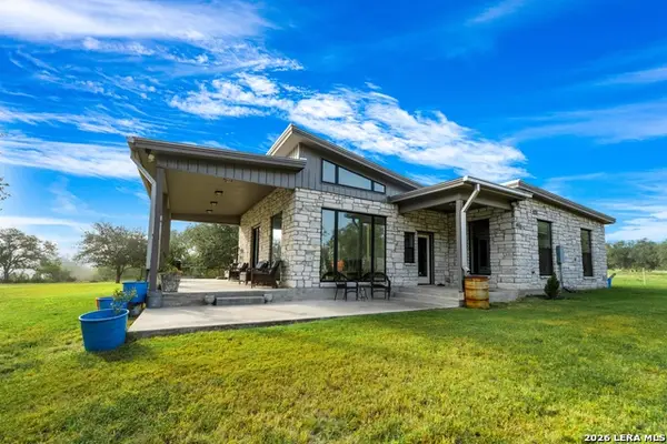 7915 County Road 203, Beeville, TX 78102