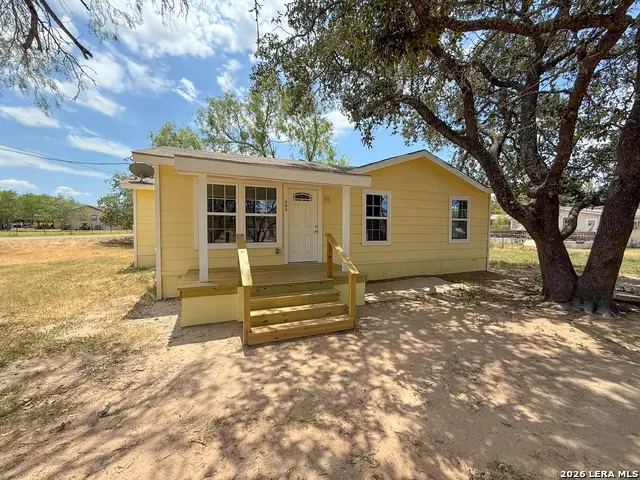 303 Davis, Devine, TX 78016 - #1