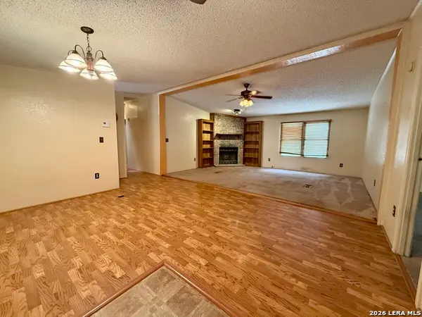 318 Hickory Run, La Vernia, TX 78121