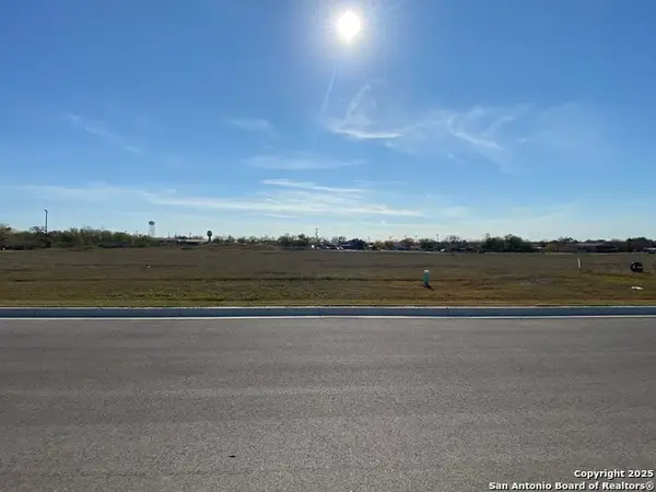 104 Albion, Poteet, TX 78065