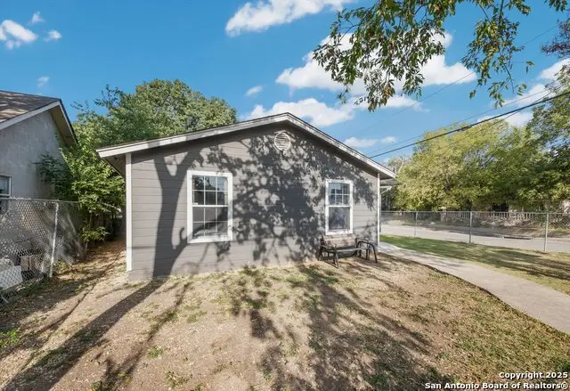2203 19th, San Antonio, TX 78207 - #3