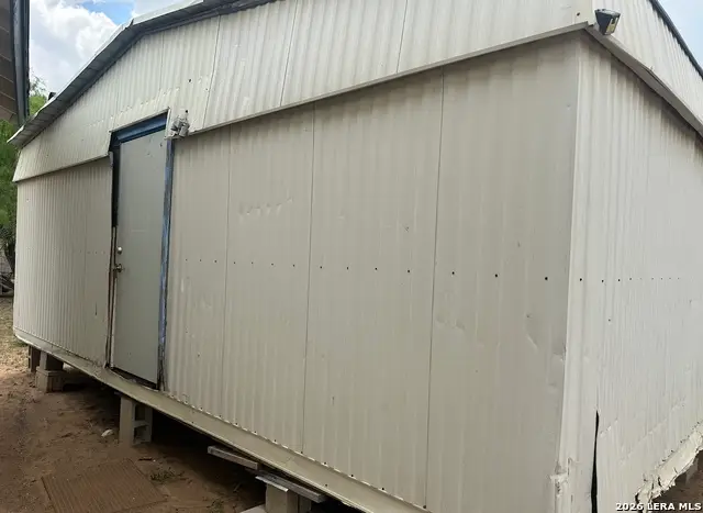 512 E Ave J, Christine, TX 78026 - #3