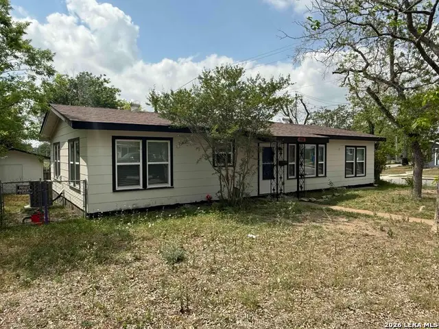 903 E Walnut, Seguin, TX 78155 - #1
