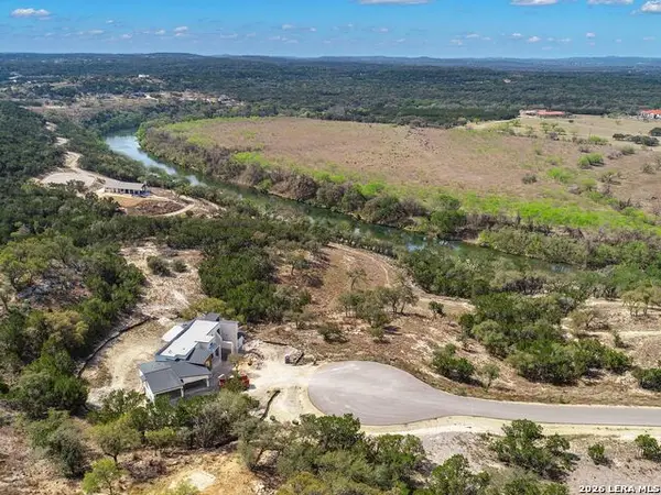 2042 Paradise Pkwy, Canyon Lake, TX 78133