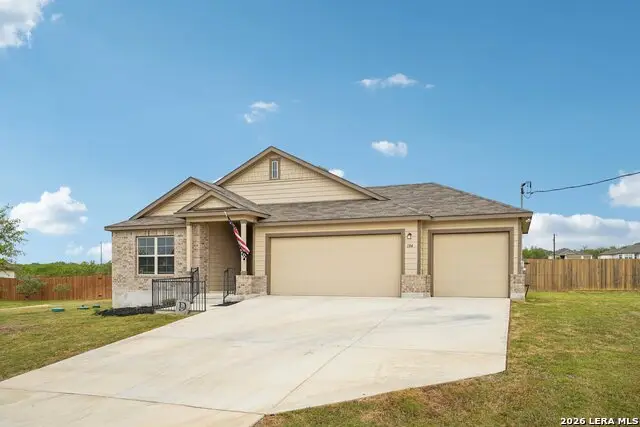 104 Pendleton Cv, Floresville, TX 78114 - #2