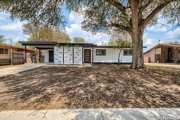 5027 Village Crst, San Antonio, TX 78218