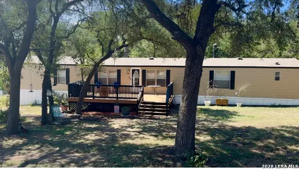 270 Buckhorn Dr, Canyon Lake, TX 78133