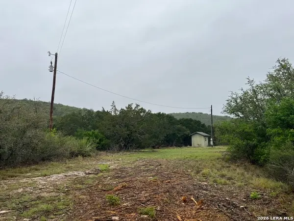 111 Pr 3325, Uvalde, TX 78838