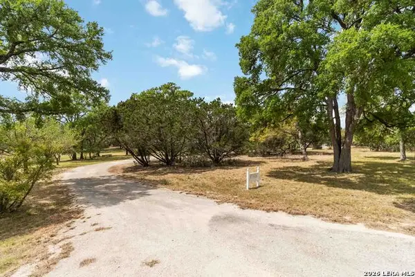 31949 Oak Ridge Pkwy, Bulverde, TX 78163