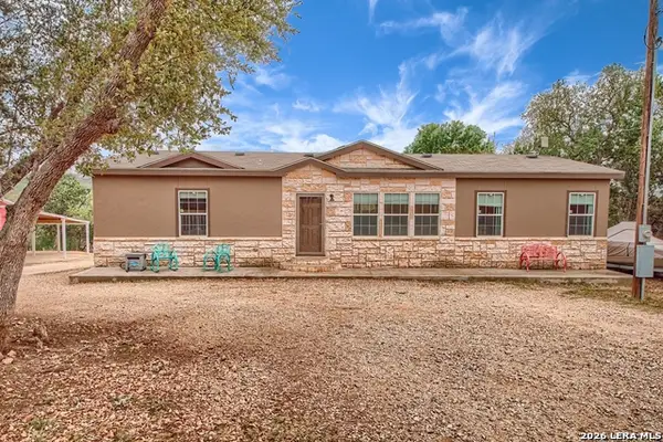 349 County Road 2471, Hondo, TX 78861