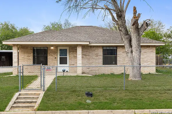 762 Avenue F, Poteet, TX 78065