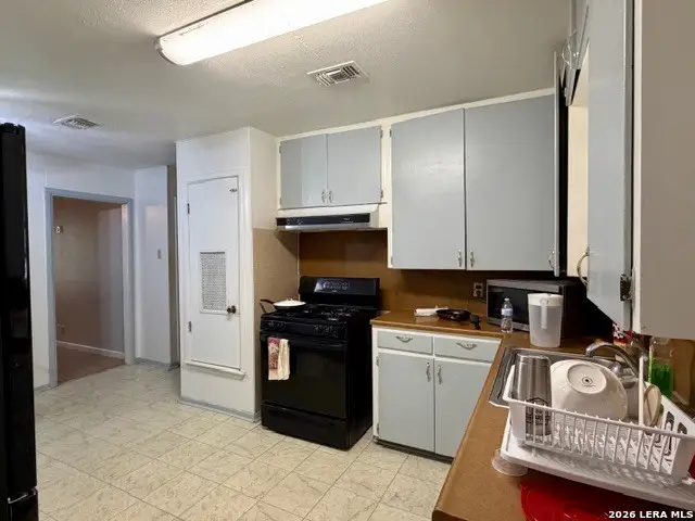 3231 Autumn, Kirby, TX 78219 - #3