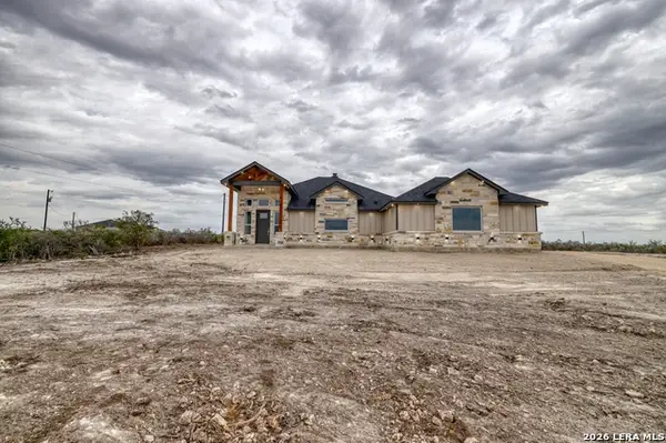 22 Greystone Hills Circle, Uvalde, TX 78801