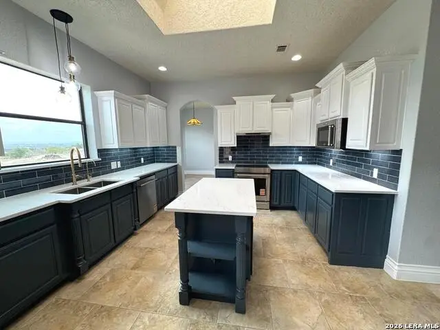 443 Bridlegate Blvd, Bandera, TX 78003 - #1