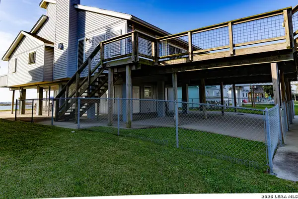 1274 Blue Heron, Hitchcock, TX 77563