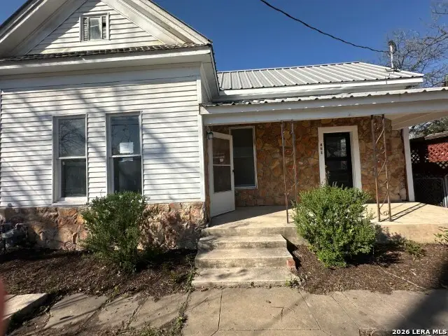 451 E Mitchell St, San Antonio, TX 78210 - #1