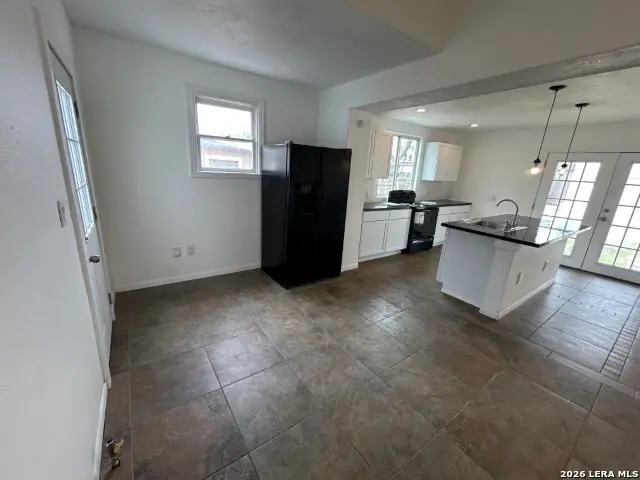 451 E Mitchell St, San Antonio, TX 78210 - #3