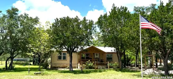 3187 County Road 361, Utopia, TX 78884