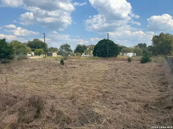 232 Arroyo, Bandera, TX 78003