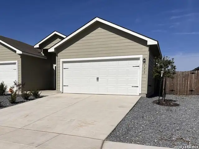 620-622 Grayson Ln, Seguin, TX 78155 - #1