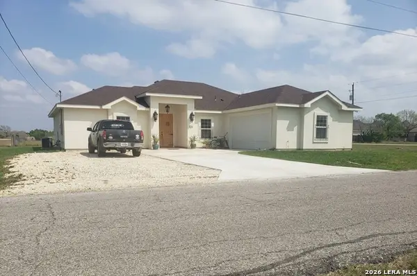 453 Fairway Cir, Brackettville, TX 78832