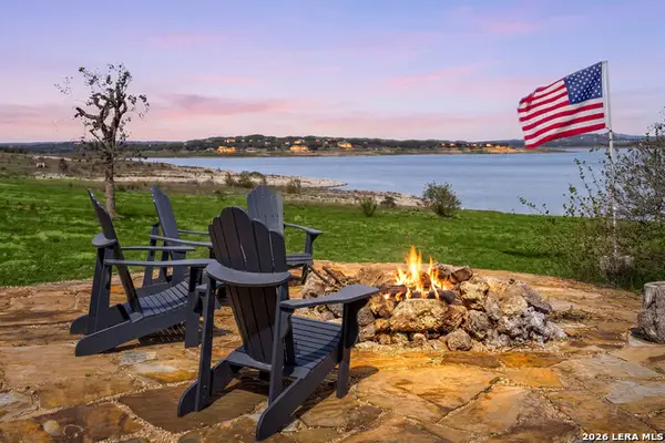 2633 Lakeview Dr, Canyon Lake, TX 78133