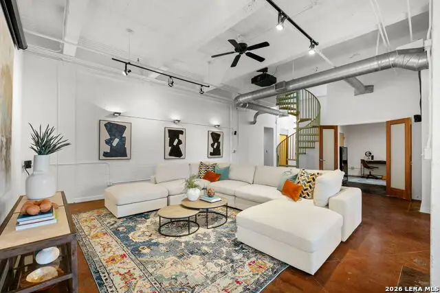 1339 S Flores St #202, San Antonio, TX 78204 - #2