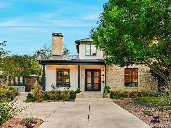 446 Canterbury Hill St, Terrell Hills, TX 78209