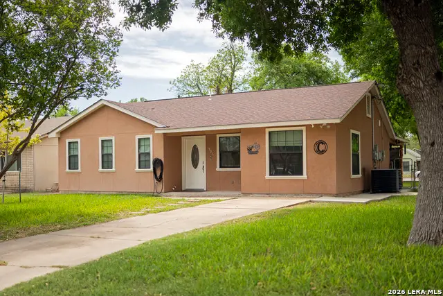 501 Perez St, Uvalde, TX 78801 - #3