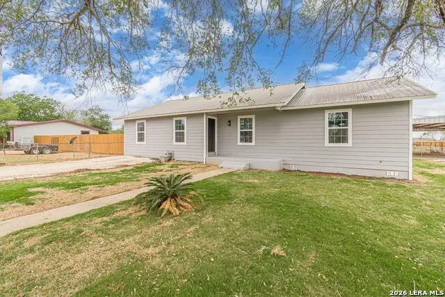 1315 Olive, Jourdanton, TX 78026 - #3