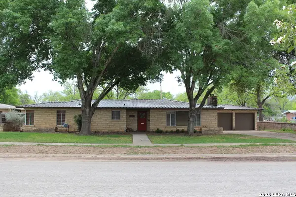803 Cherry, Uvalde, TX 78801