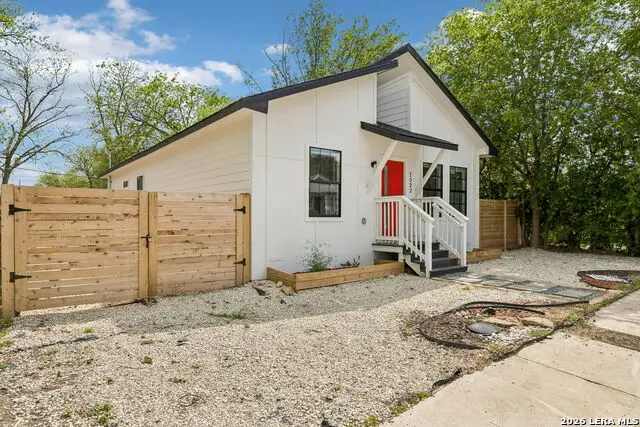 1722 W Ridgewood Ct., San Antonio, TX 78201 - #1