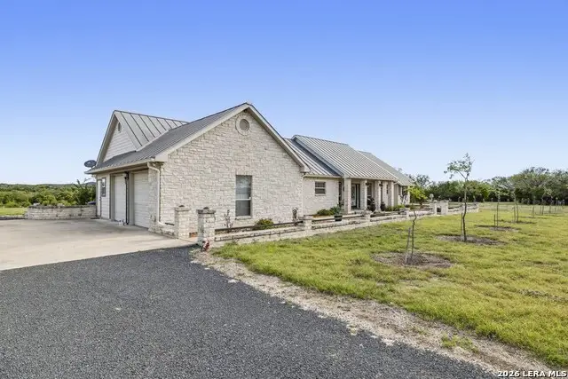 360 Bluff Creek Rd, Center Point, TX 78010 - #3