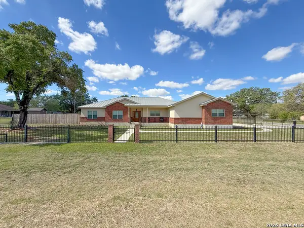 101 8th St, Natalia, TX 78059