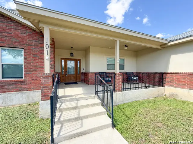 101 8th St, Natalia, TX 78059 - #3