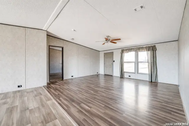 401 Ala Blanca Dr, Lytle, TX 78052 - #2