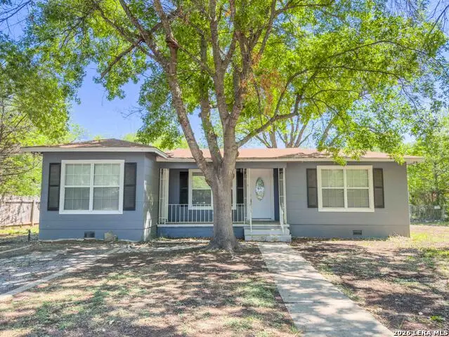 206 N 5th St, Uvalde, TX 78801 - #2