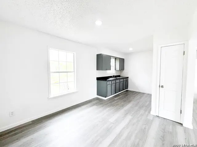 501 Corley Dr, Devine, TX 78016 - #3